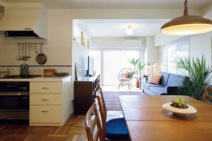 リビングにいる家族の気配も伝わる距離感のキッチン