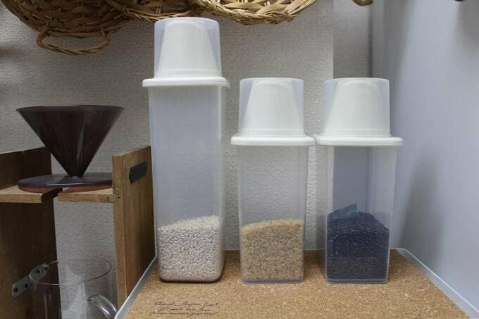 もち麦などををいれた容器
