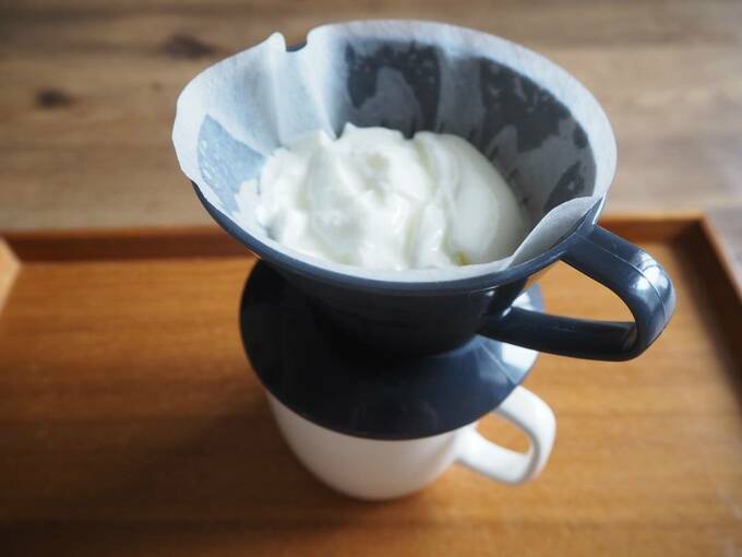 コーヒーフィルターにヨーグルト