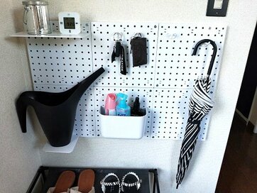 ダイソーのパンチングボードは取りつけも連結も自在！