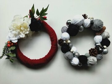 100円グッズの飾りつけ。クリスマスとお正月の二段活用も