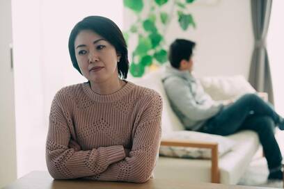 夫と一緒にいるとやたらとイライラ…。その原因、更年期症状かも？