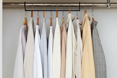 「狭いクローゼット」がスッキリ片づく収納名品8つ。無印良品・イケア・ニトリ・山崎実業で収納力アップ