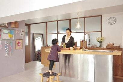 141平米のマンションを800万円でSOHOにリノベ