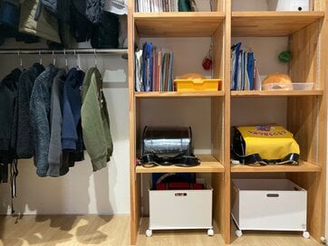 ランドセルは「通り道」に置き場をつくる。散らからない学用品の収納場所