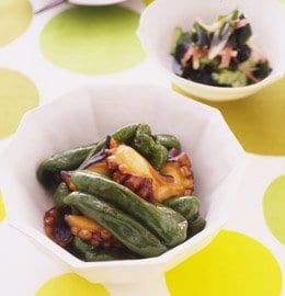 切らずに種ごと食べられる！すぐにできる！丸ごとピーマンとタコの煮物