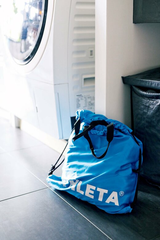 洗い物は袋ごと洗濯機の前へ