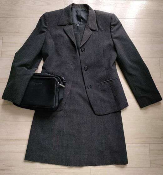 スーツとバッグ