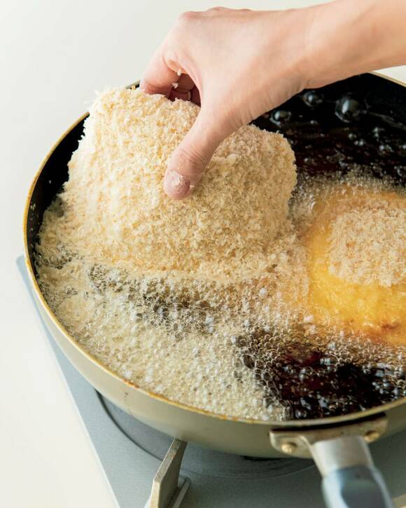 はんぺんを揚げる