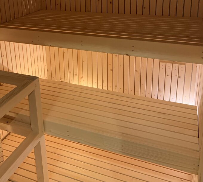 サウナ室の内部