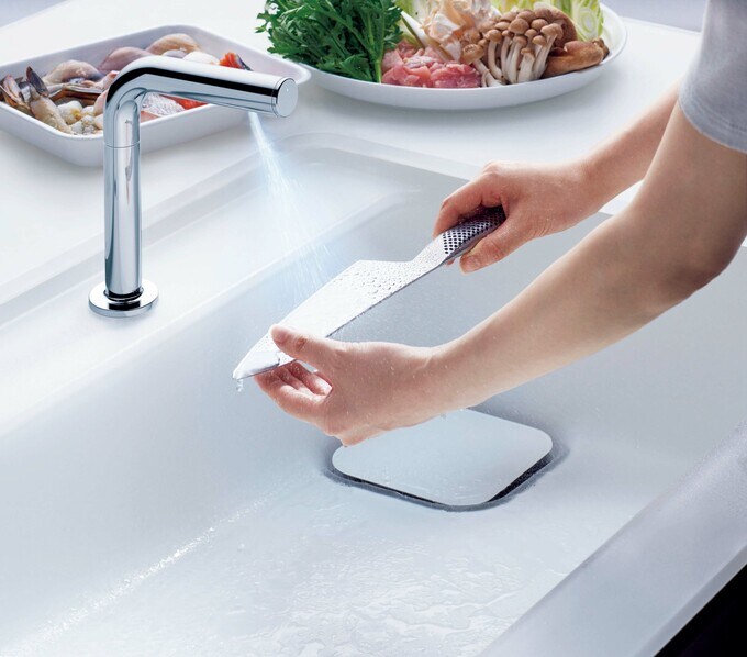 タッチレスの「きれい除菌水」生成器