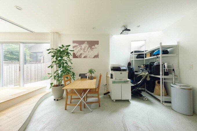 広い玄関土間の全景