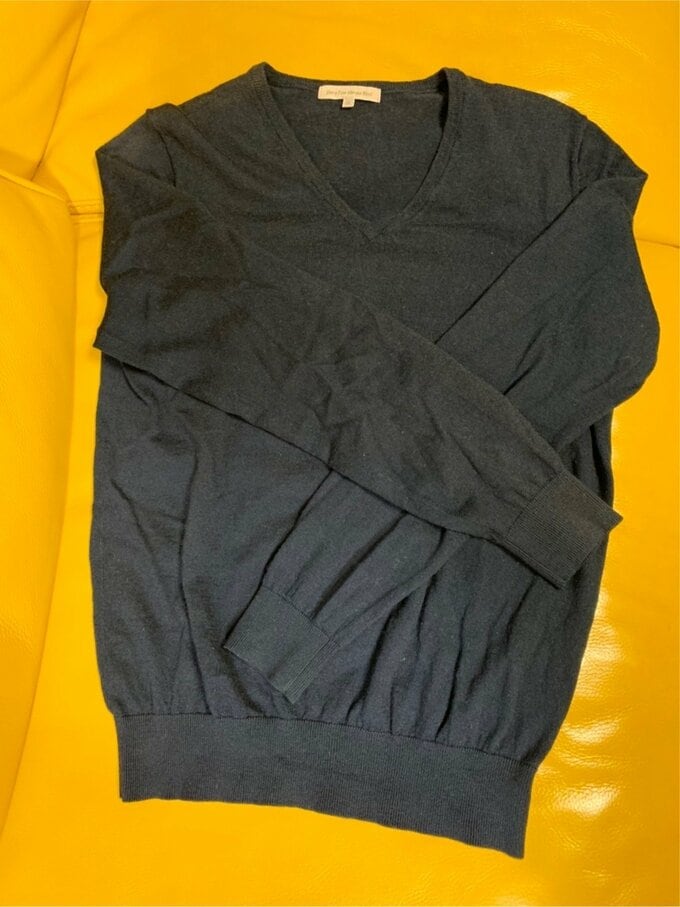 息子が高校生のときに着ていたセーターは、今は私の普段着に。十分着られますから。