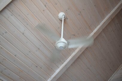 シーリングファンをつけて大正解。でも、掃除のことを考えず設置してプチ後悔も