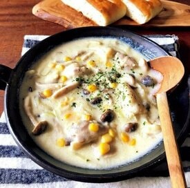 山本ゆりさんの「鶏とコーンのクリーム煮」。レンチンで超簡単！