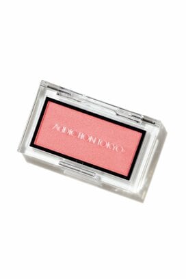 たるみ・くすみが気になる大人肌にはピンクチーク。春のおすすめコスメ