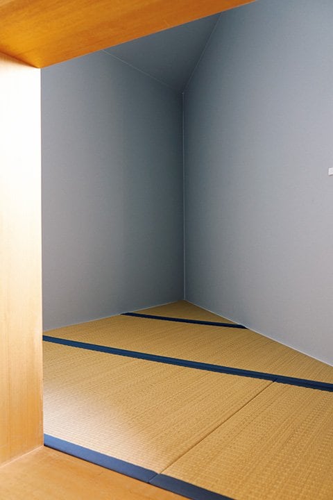 収納を兼ねる小上がりを設置