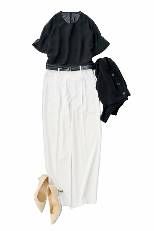 黒シアートップスコーデ