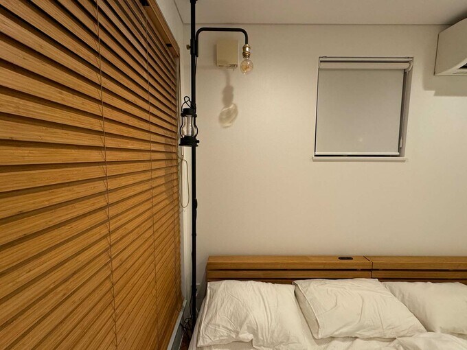 つっぱり棒タイプの照明