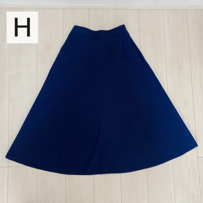 H：ストレッチコットンブレンドサーキュラースカート（3990円）