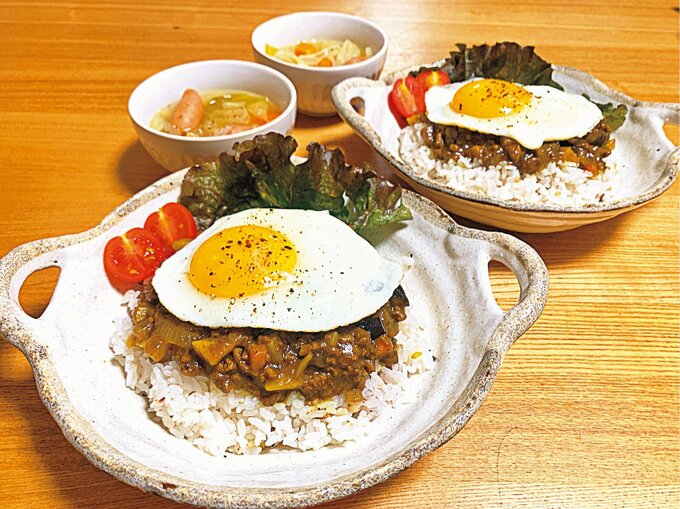 ご飯に目玉焼き