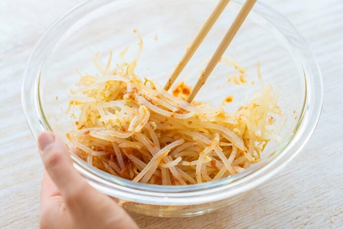 モヤシを混ぜる