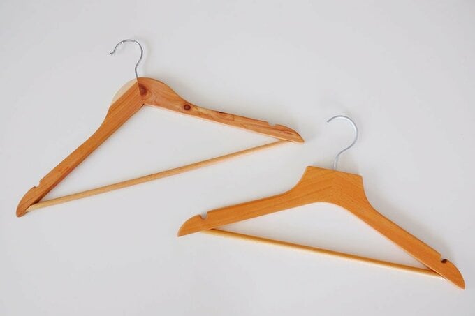木製タイプのハンガー