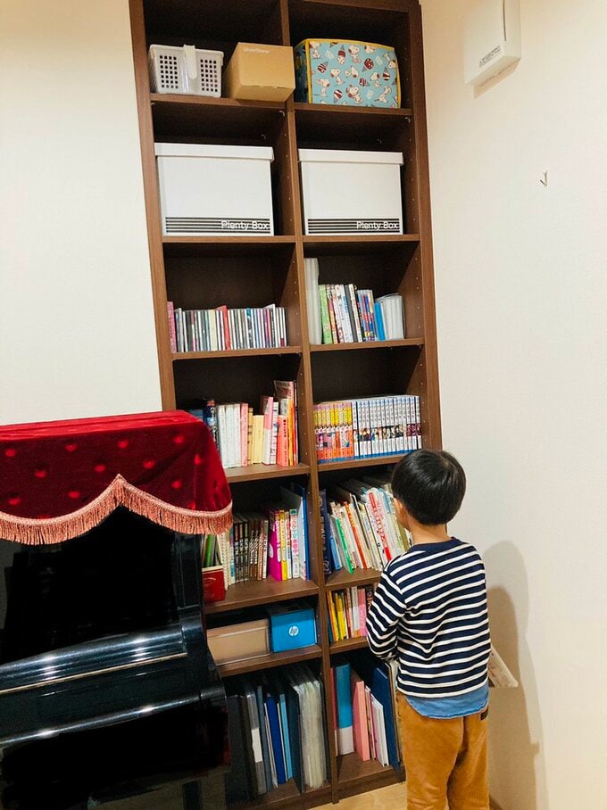 造作本棚と子ども