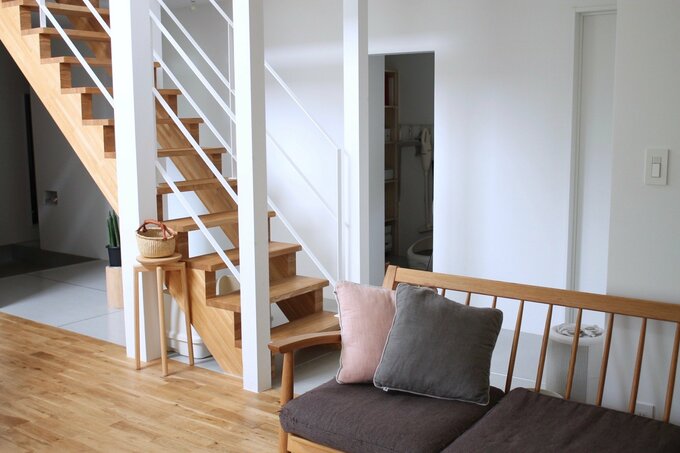 リビングに隣接する収納スペース入り口