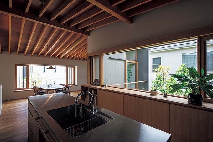 ３面窓リビング