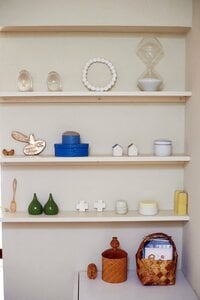 小さいものをペアにしてまとまりあるディスプレーに