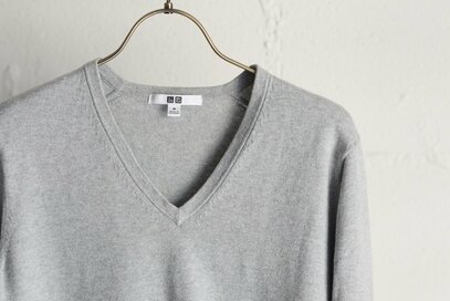 「人の目より自分の機嫌を優先」70代、幸せな服選びのコツ。ユニクロのニットは薄手がいい