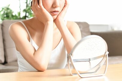 春の肌トラブル対策。荒れてしまった肌に効果的なスキンケアを皮膚科医が解説