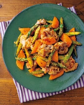 「いつもの肉野菜炒め」格上げレシピ。豚こま肉とチーズマヨが相性抜群