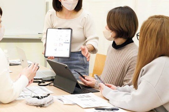 講師をする様子