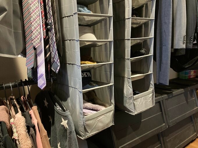 クローゼットの小物収納