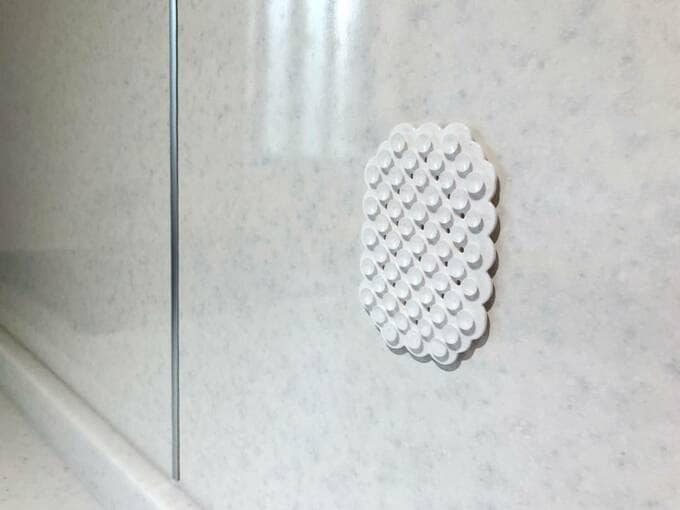 壁に吸着シート