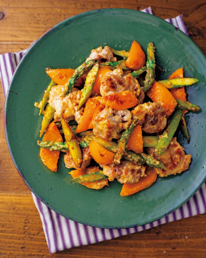 豚こまとアスパラのチーズマヨ炒め