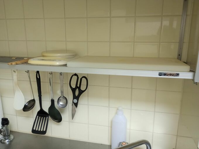 キッチンの棚の上
