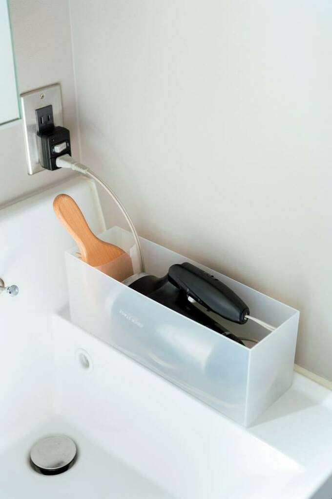 透明ボックスにドライヤー