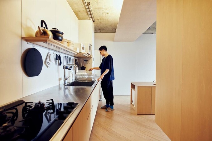 キッチンと建築家の今井博康さん