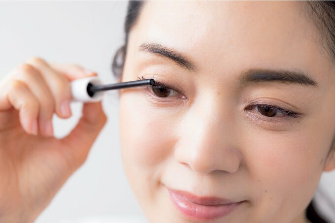 アイメイクこそ、便利グッズでこすらず落とす