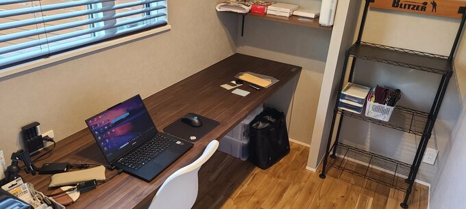 リビング横の書斎