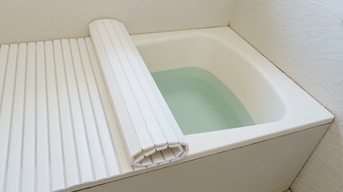 お湯を張った浴槽