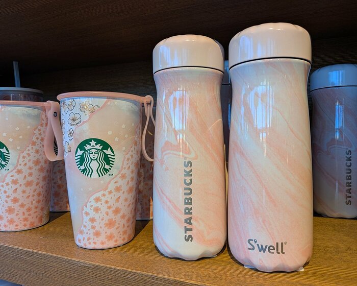 ≪スタバの桜シリーズ≫今年の注目は？大人ピンクの「ボトルショルダー