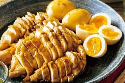 しっとりやわらか「鶏チャーシュー」。余熱に頼れるお手軽レシピ