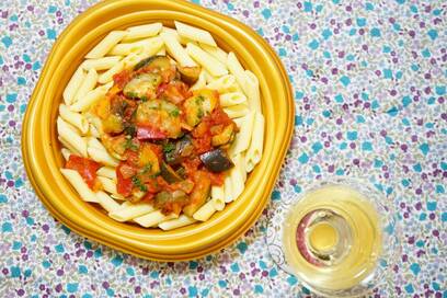 伝説の家政婦・タサン志麻さんの料理がスーパーで！スペシャル総菜で夏を乗りきる