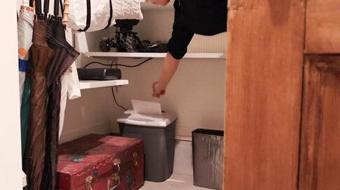 家がキレイな人の「紙類」のしまい方。いらないプリントを玄関で手放したら、面倒くさがりでも片付いた