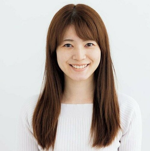 ロングヘア女性