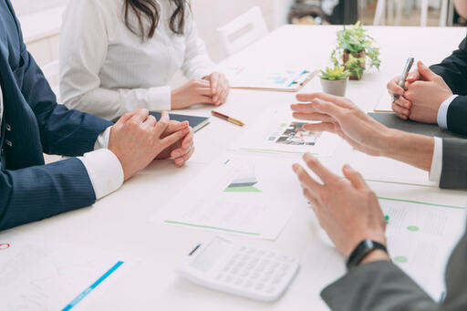 税理士や司法書士にも相談